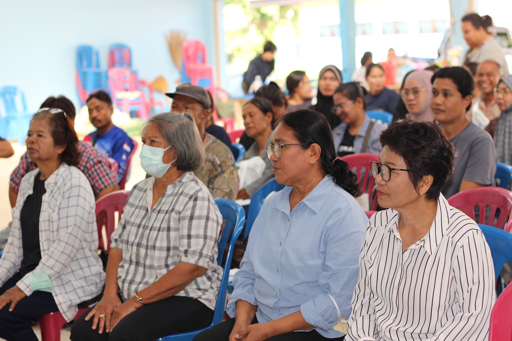 title - วันอังคารที่ 16 ธันวาคม พ.ศ. 2568 นายนิกร ไพริน ปฏิรูปที่ดินจังหวัดชุมพร มอบหมายให้ นางสาวเกศินี บุญสม นักวิชาการปฏิรูปที่ดินชำนาญการ จัดฝึกอบรมเกษตรกรโครงการส่งเสริมและพัฒนาอาชีพเพื่อแก้ไขปัญหาที่ดินทำกินของเกษตรกร กิจกรรมส่งเสริมและพัฒนาอาชีพเพื่อแก้ไขปัญหาที่ดินทำกินของเกษตรกร ปีงบประมาณ พ.ศ. 2569 หลักสูตรที่ 1 การจัดทำและสรุปทบทวนแผนชุมชน